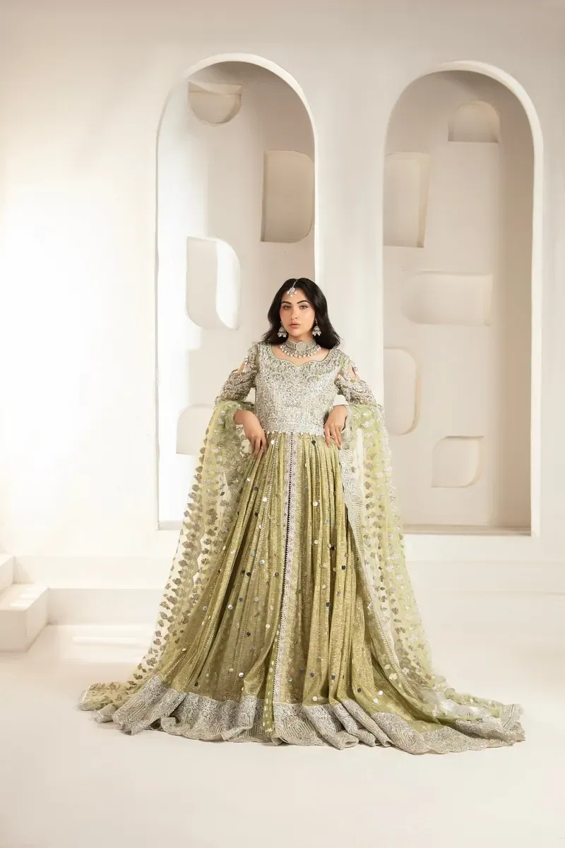 Nakoosh Askari IV, Gulshan-e-Iqbal bridal and formal wear collection