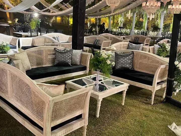 Peony Events Planner decor and flowers