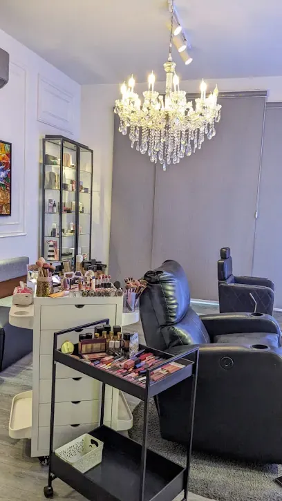 Aura And Ash Salon Faisalabad
