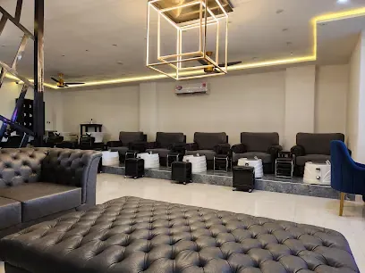 Hadiqa Kiani Salon Canal Road