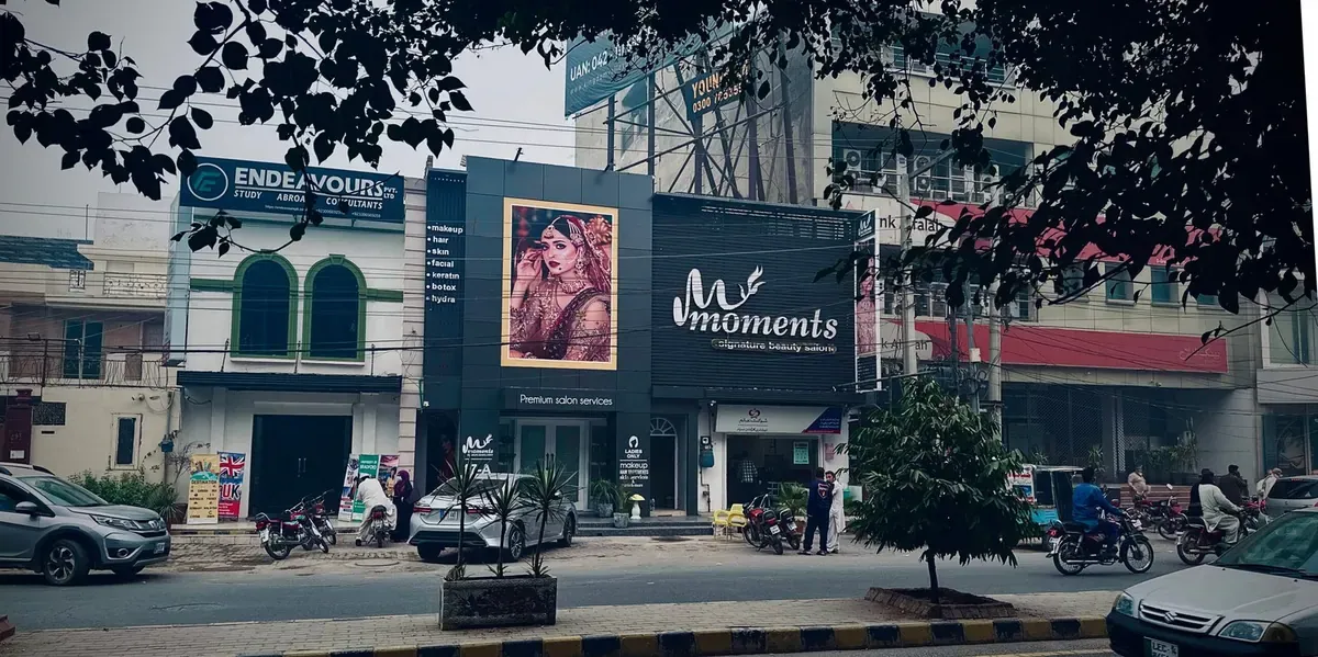 Moments Signature Beauty Salon - Faisalabad