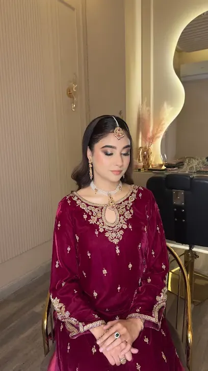 Hinna Naveed Makeup Artist