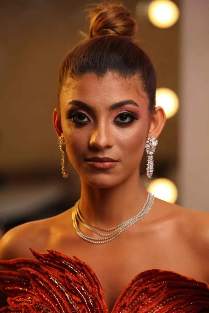 Sadia Ejaz Salon makeup and styling work