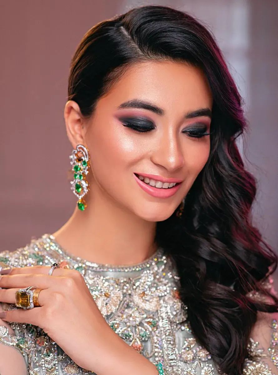 Sadia Ejaz Salon makeup and styling work