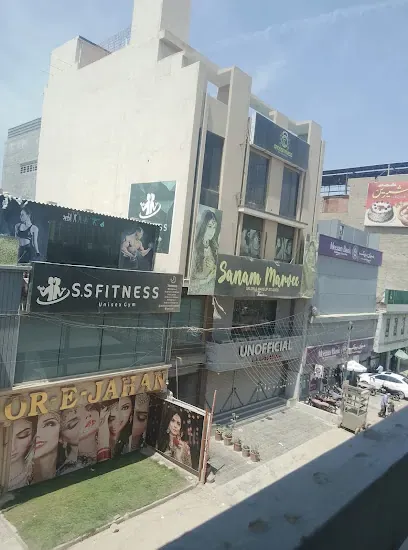 Sanam Marvee Salon, North Karachi