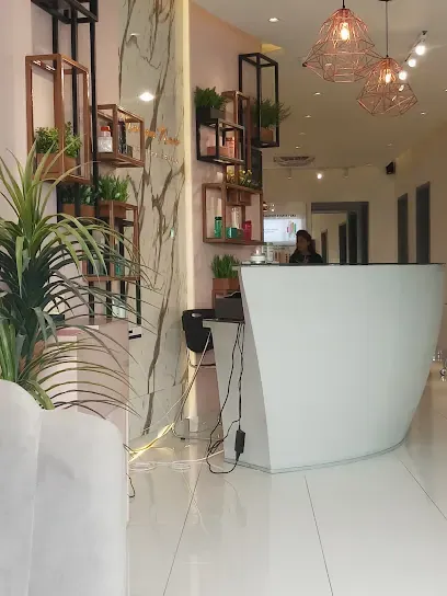 Maryam Nasir- Makeup Studio & Salon