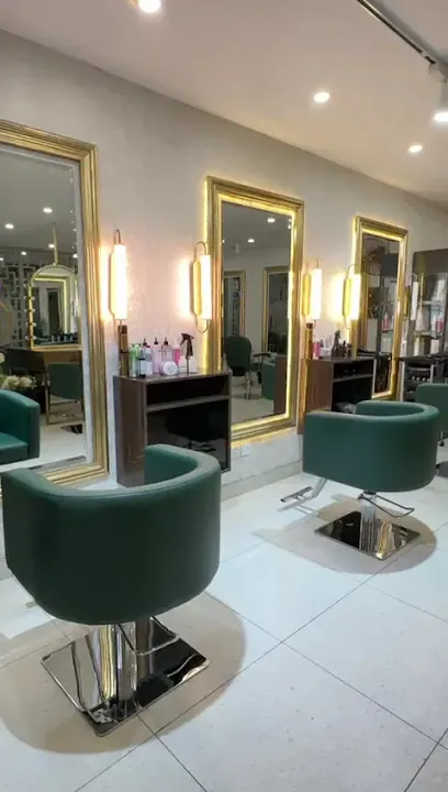Mehwish Almas Bridal Salon