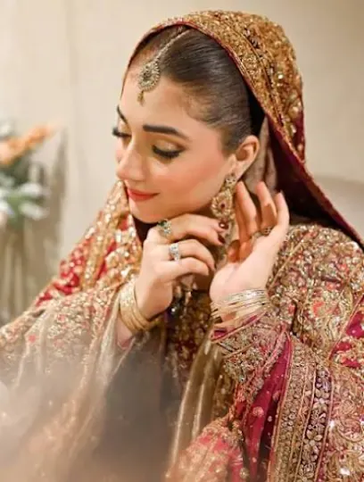 Famous Beauty Parlour Home Services available