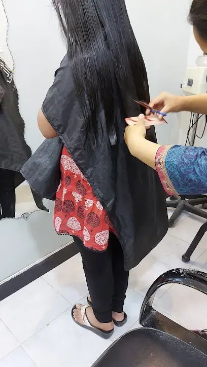 She's Beauty Parlour